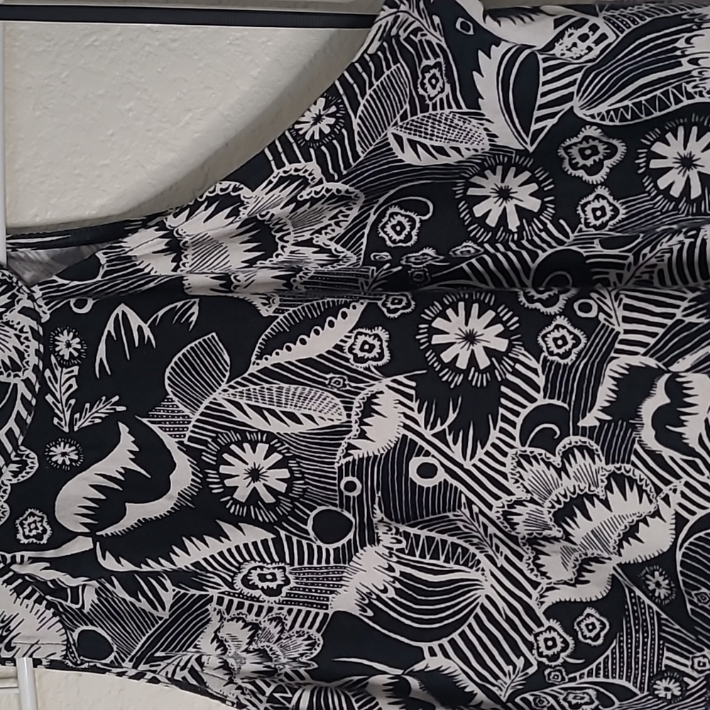 Anthropologie Asymmetrical Cutout Tank size M NWT - Picture 5 of 8